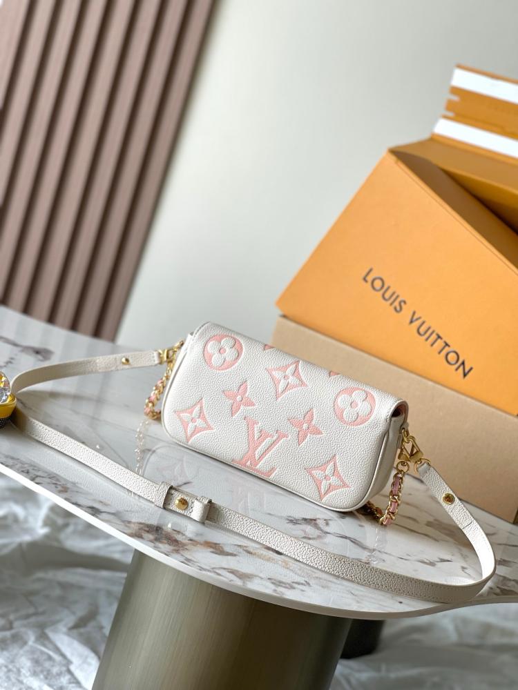 لوي فيتون Wallet On Chain مقاس 23.5cm