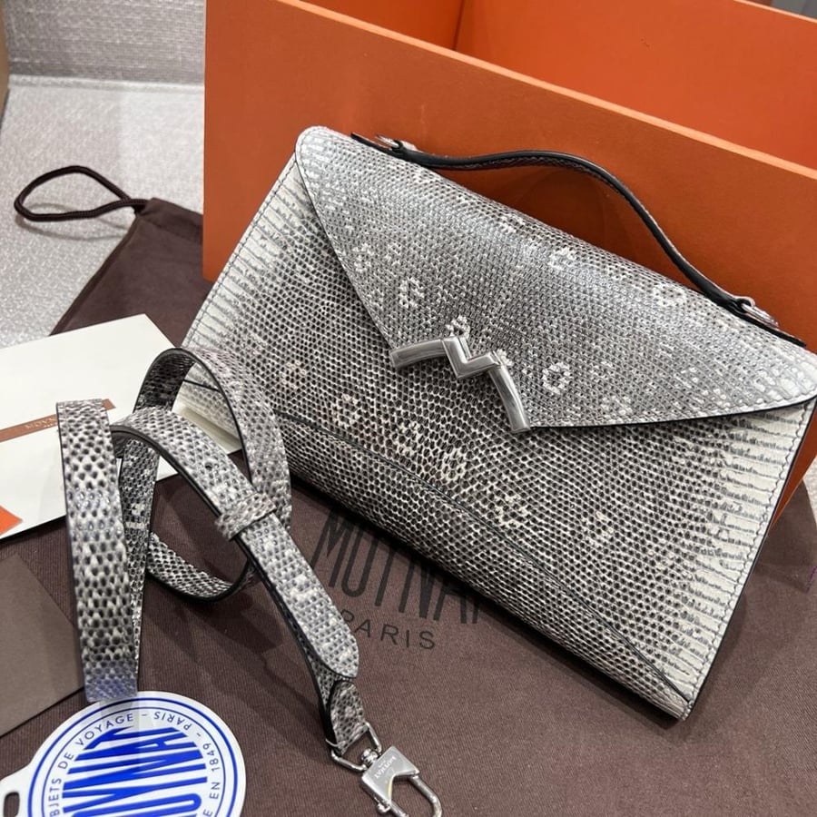موينات Gabrielle Clutch مقاس 26cm