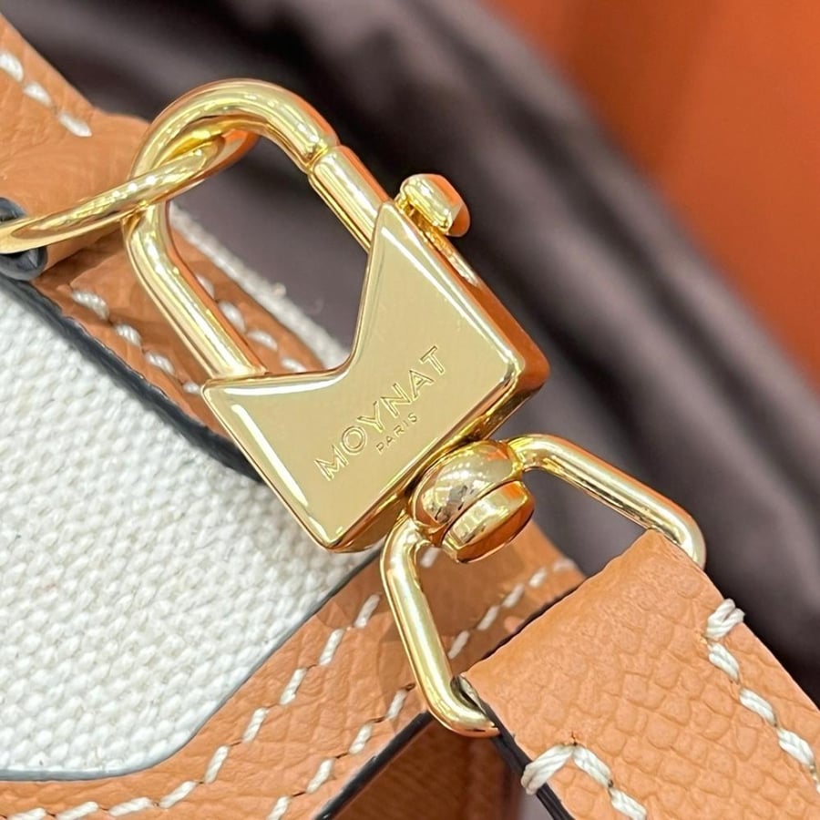 موينات Gabrielle Clutch مقاس 26cm