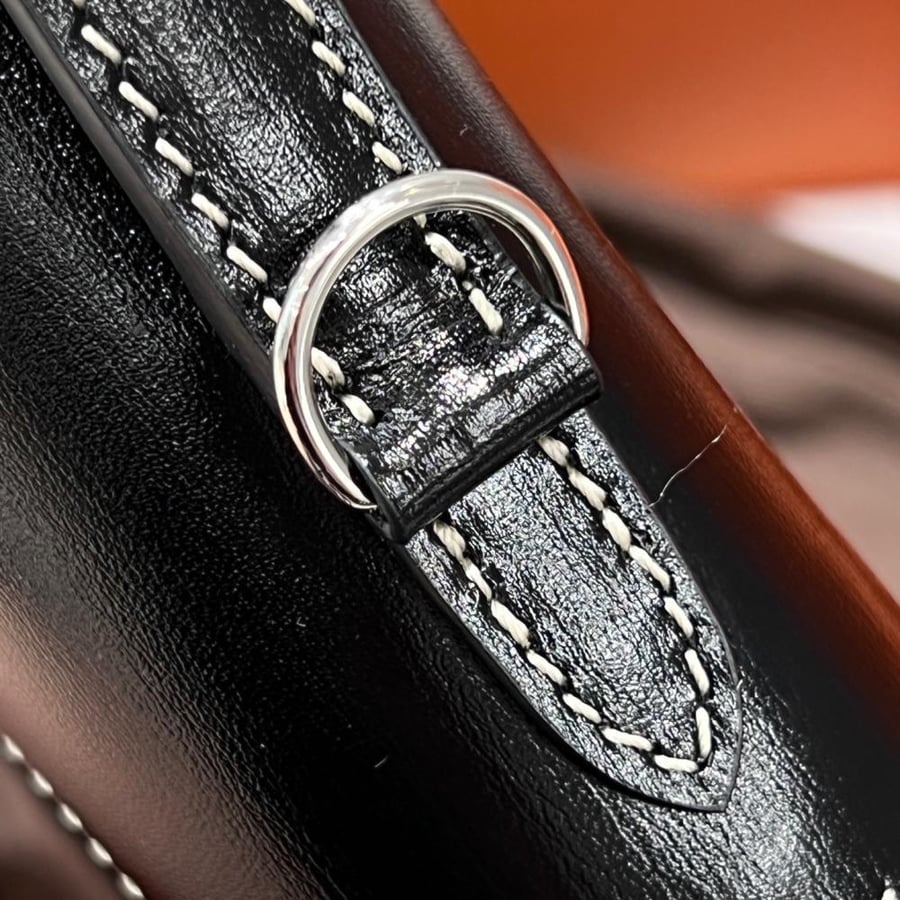 موينات Gabrielle Clutch مقاس 26cm