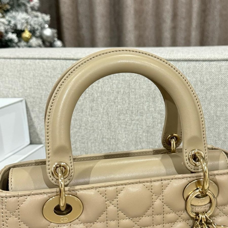 ليدي ديور مديم مقاس 24cm