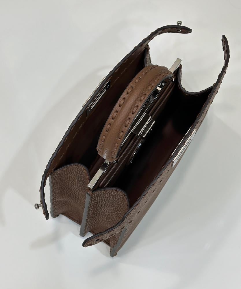 فندي Peekaboo مقاس 27cm