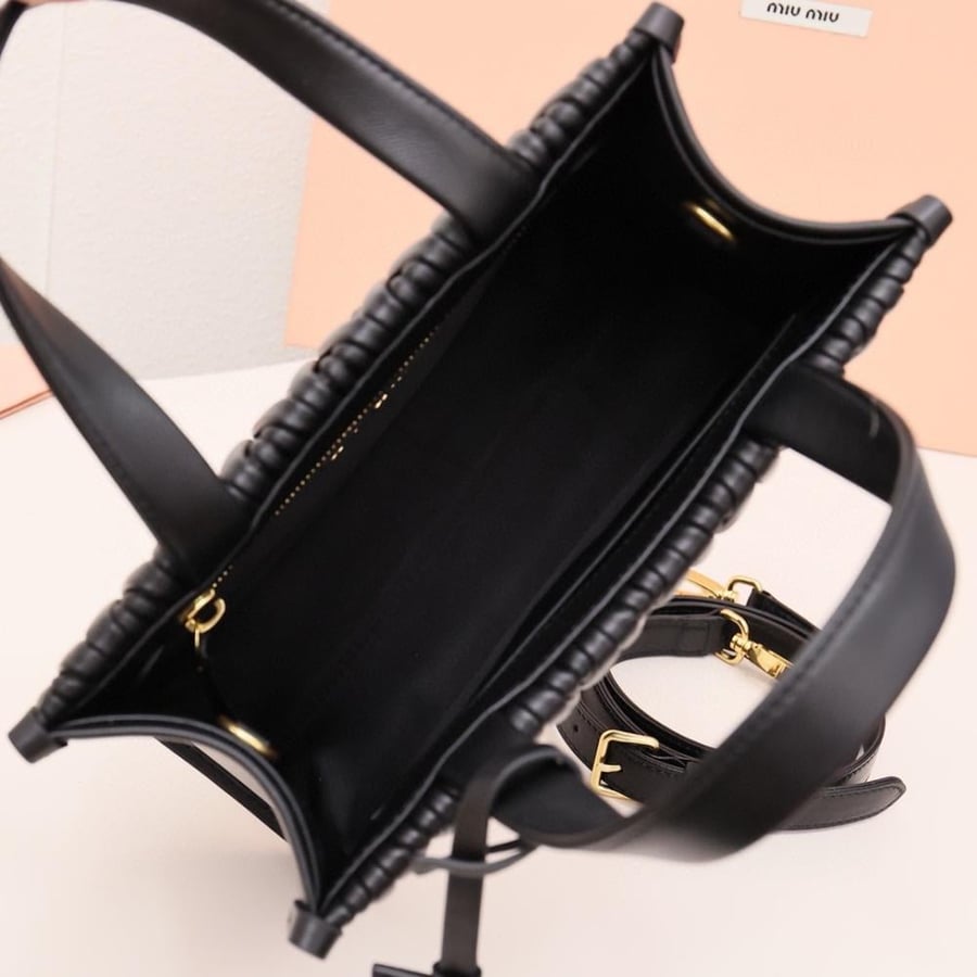 ميو ميو Matelasse مقاس 24cm