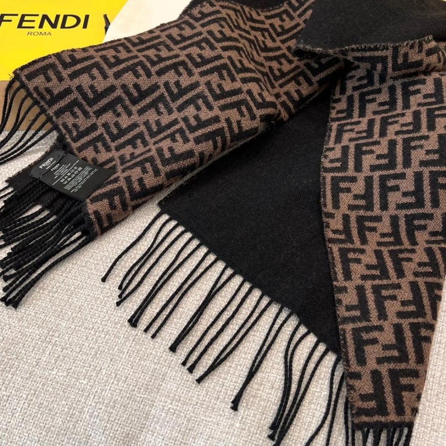 سكارف فندي مقاس 180*30