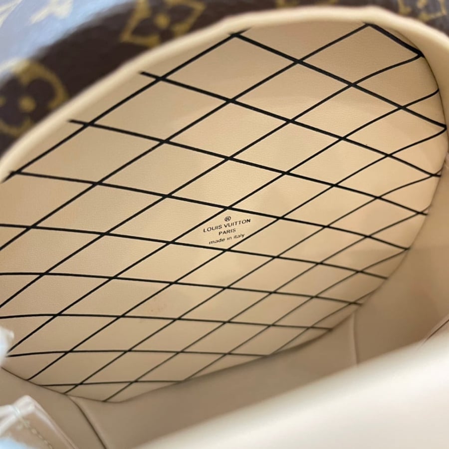 لوي فيتون PETITE BOITE CHAPEAU مقاس17.5cm