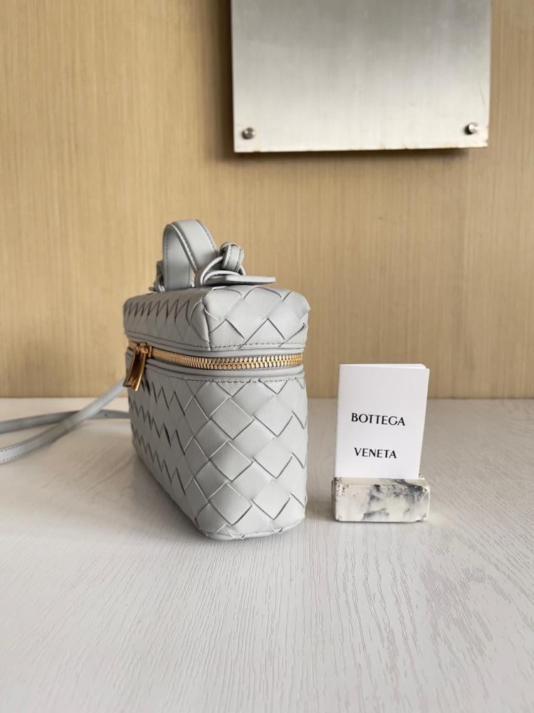 Vanity Boutique size 22cm