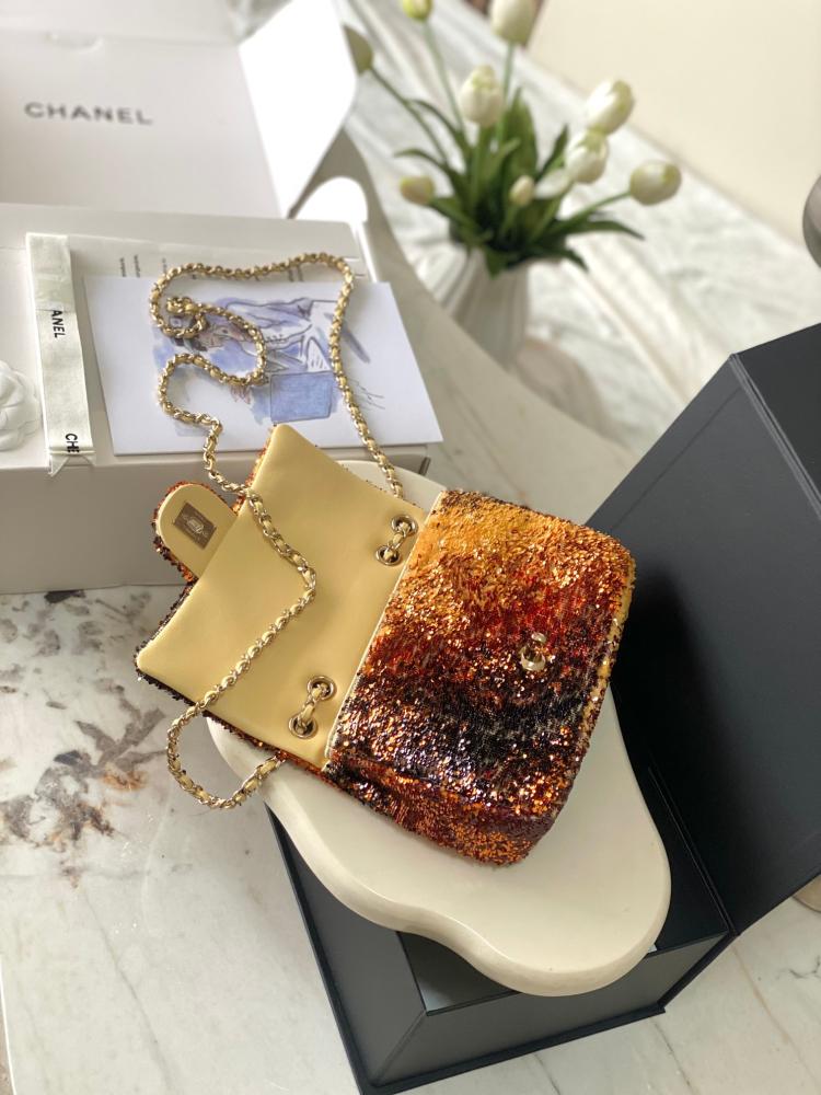 Chanel Classic size 20cm