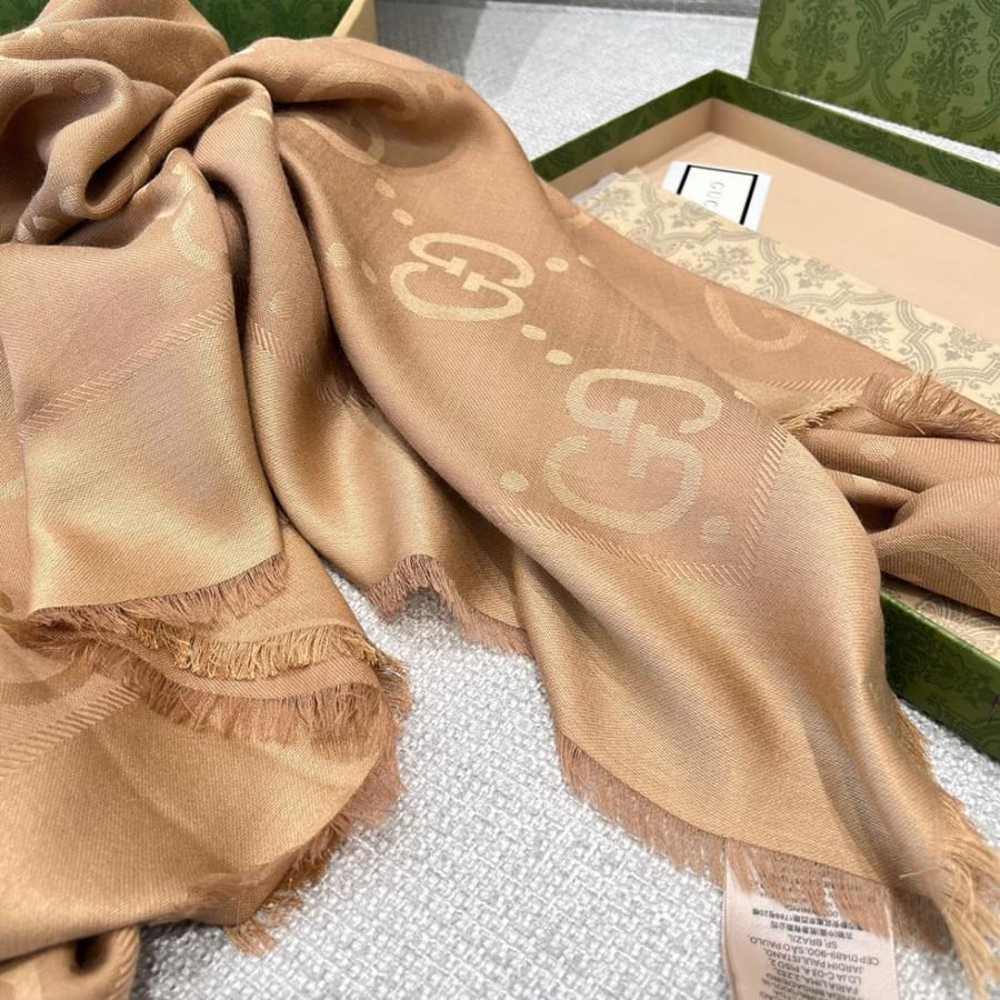 Gucci scarf size 140*140
