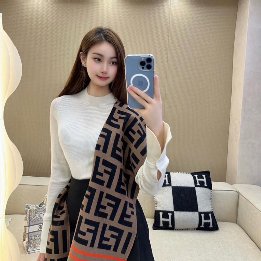 سكارف فندي مقاس 180*35