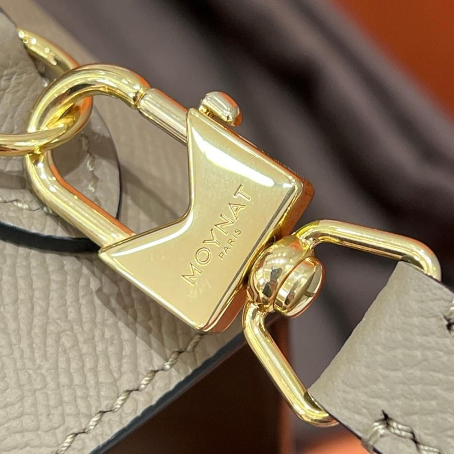 موينات Gabrielle Clutch مقاس 28cm