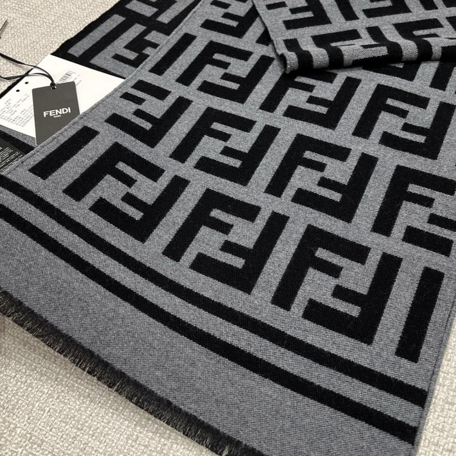 سكارف فندي مقاس 180*35