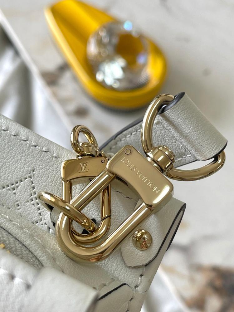 Louis Vuitton OnTheGo East West size 25cm