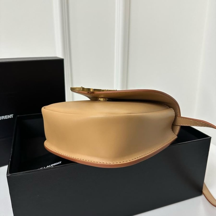 سان لوران kaia مقاس 18cm
