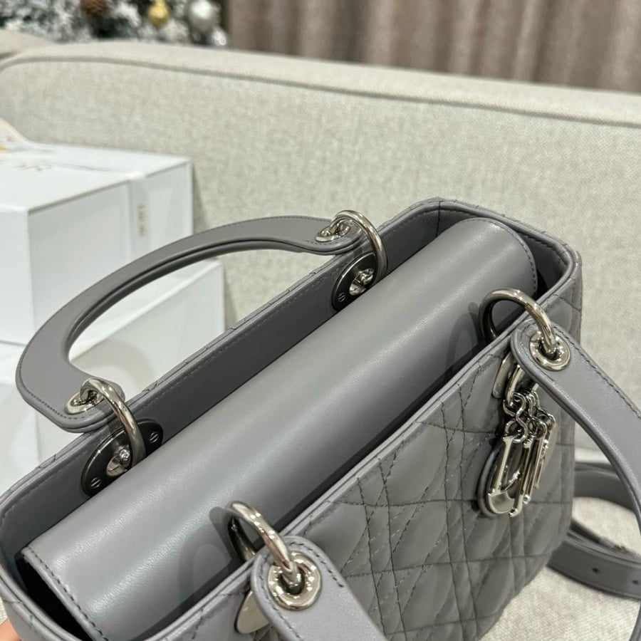 ليدي ديور مديم مقاس 24cm