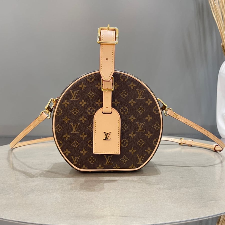 لوي فيتون PETITE BOITE CHAPEAU مقاس17.5cm