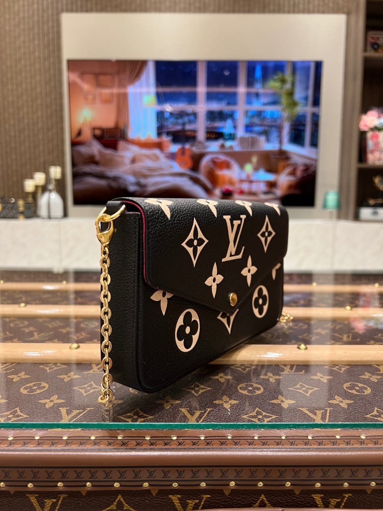 لوي فيتون FÉLICIE POCHETTE مقاس21cm