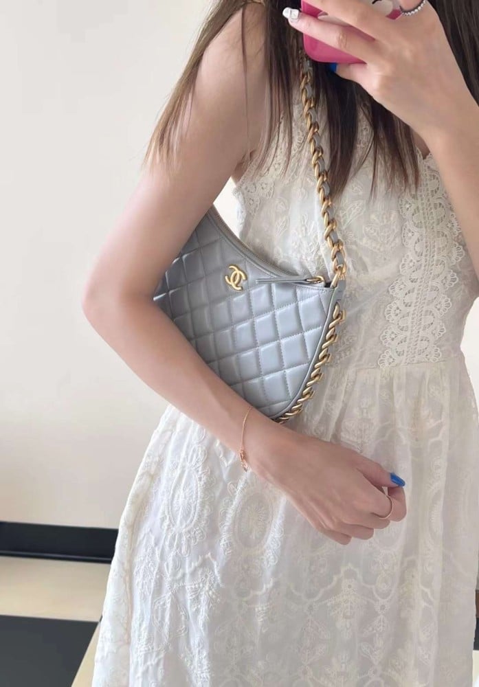 شانيل 23B hobo مقاس 23cm