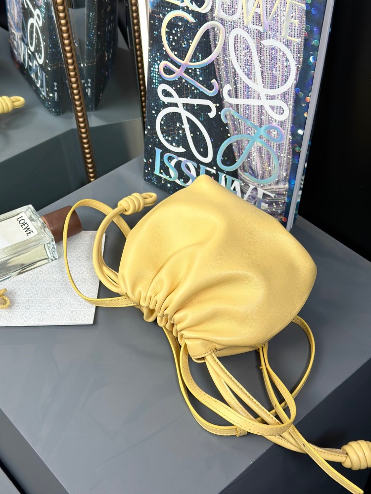 لويفي Flamenco purse مقاس 23cm