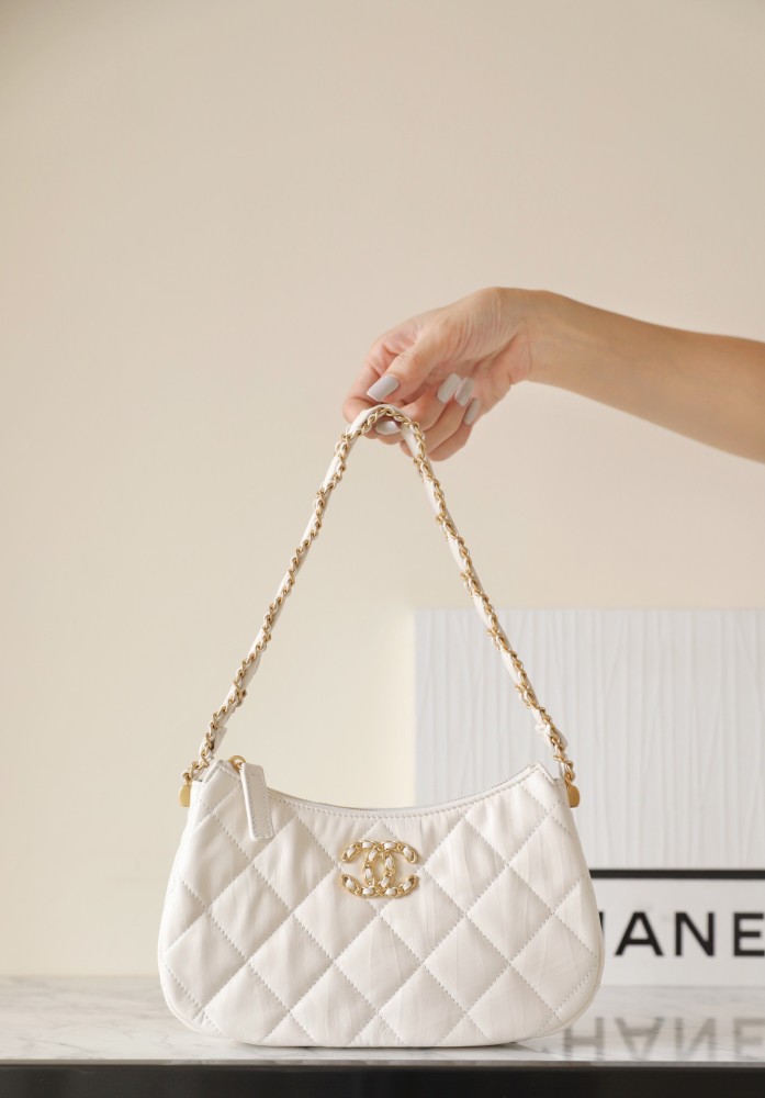 Chanel 23K size 23cm