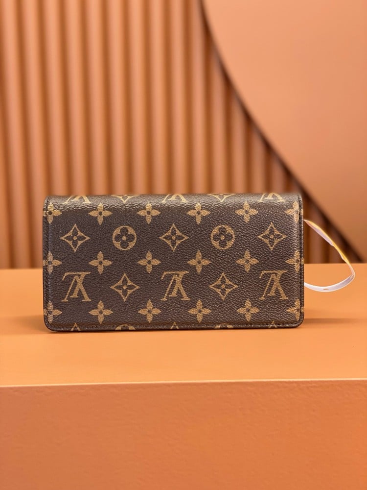 لوي فيتون Wallet On Chain Lily مقاس20cm