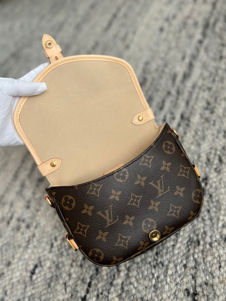 لوي فيتون Saumur BB مقاس20cm