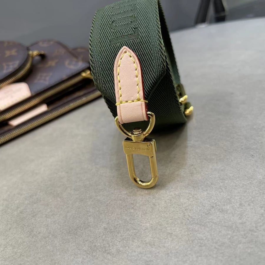 لوي فيتون Multi Pochette  مقاس24cm
