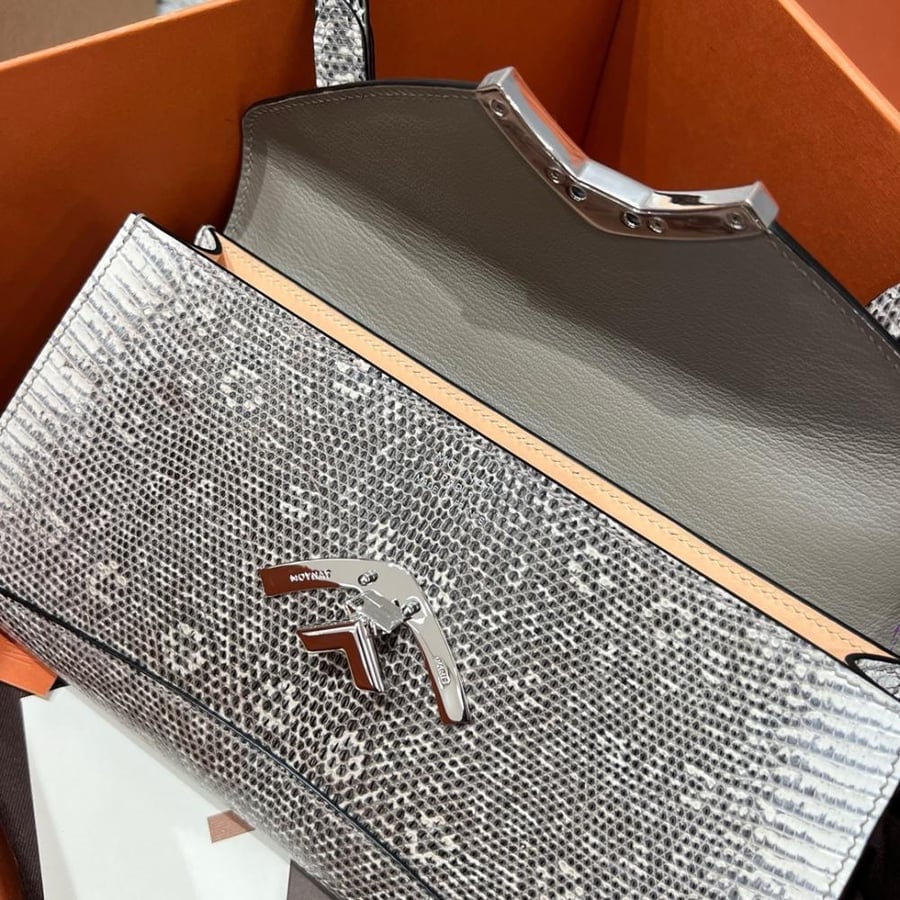 موينات Gabrielle Clutch مقاس 26cm