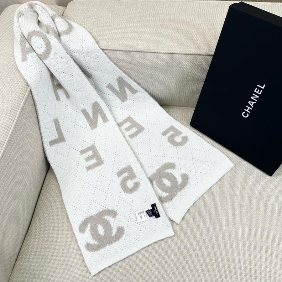سكارف شانيل مقاس 180*30