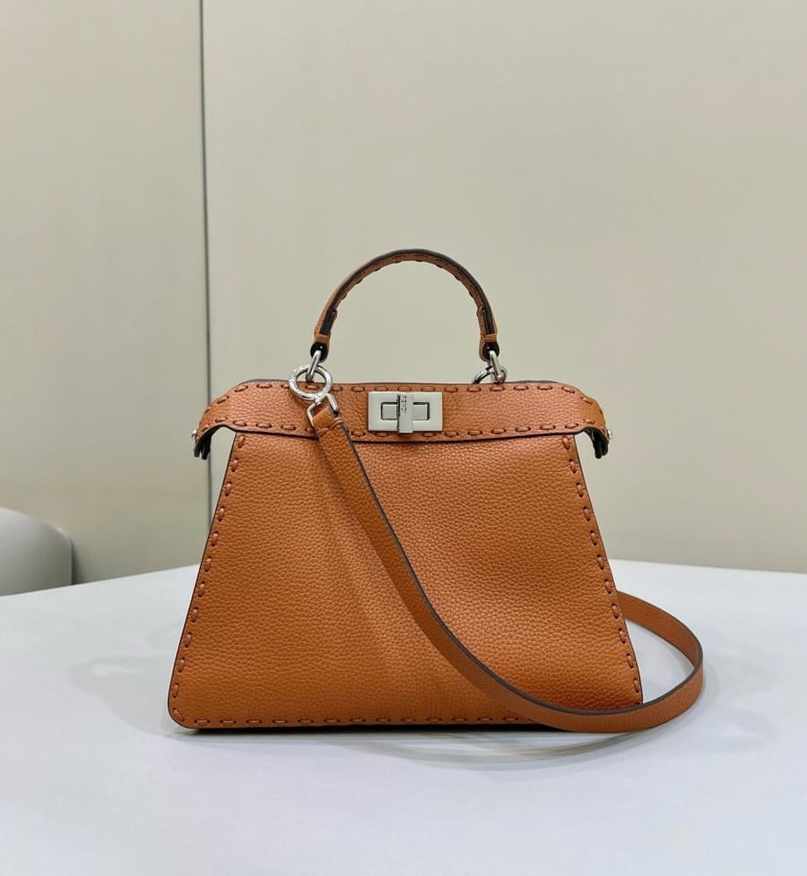 فندي Peekaboo مقاس 27cm