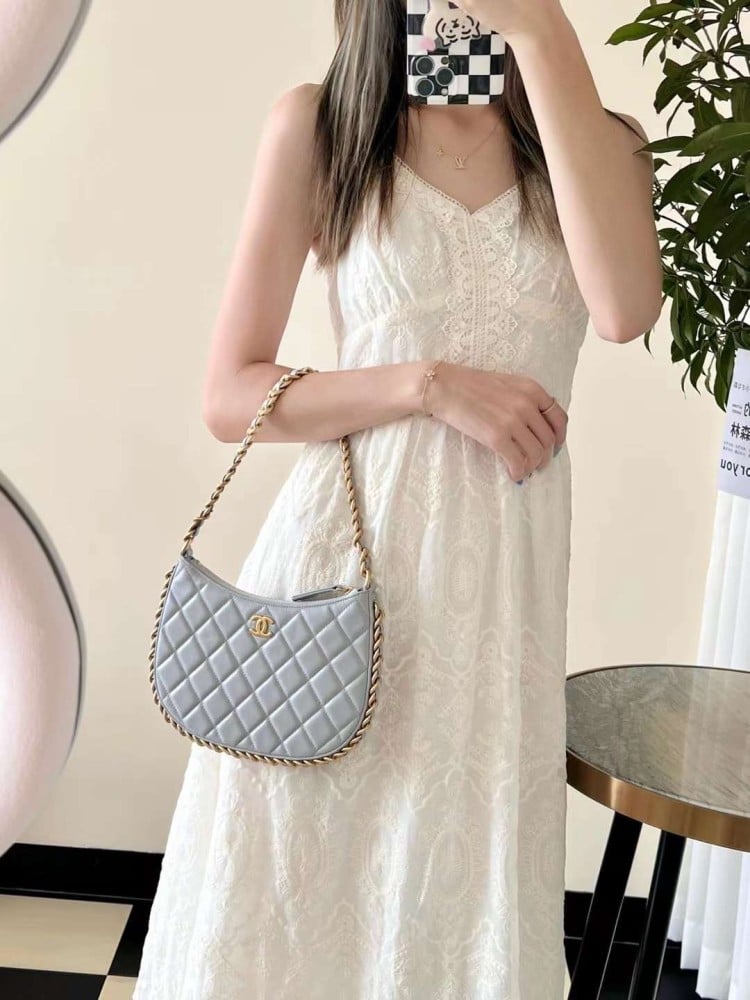 شانيل 23B hobo مقاس 23cm
