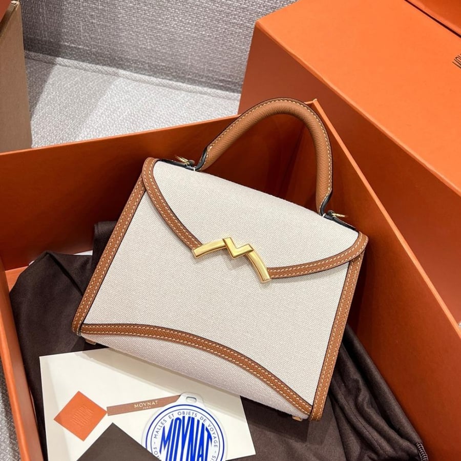 موينات Gabrielle Clutch مقاس 22cm