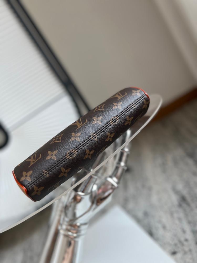 لوي فيتون Pochette Tirette مقاس22cm