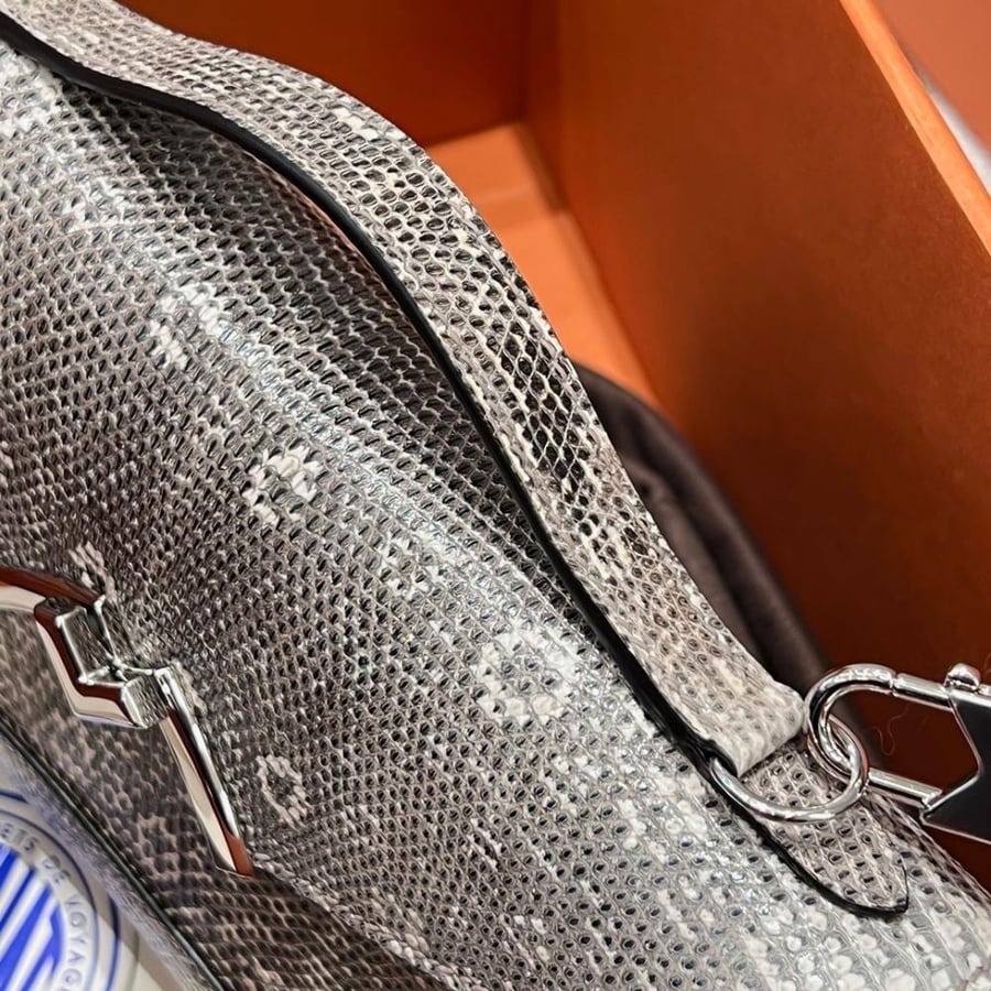 موينات Gabrielle Clutch مقاس 26cm