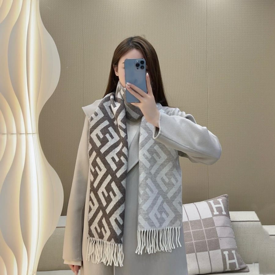 سكارف فندي مقاس 190*35