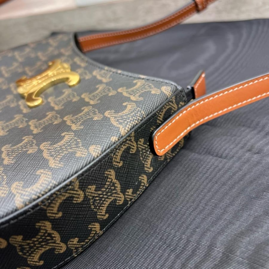 Celine TILLY size 22cm