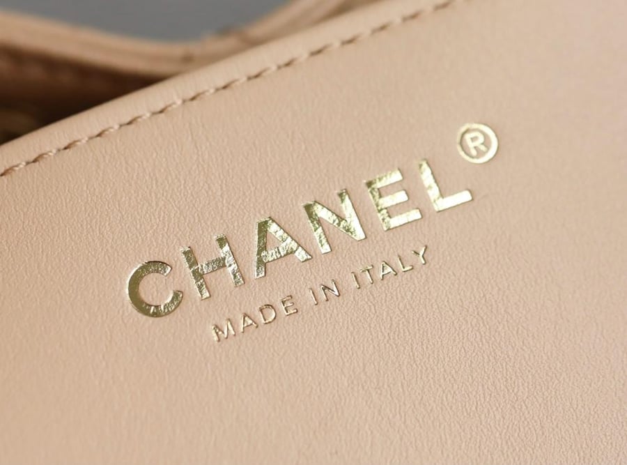 Chanel 26p size 20cm