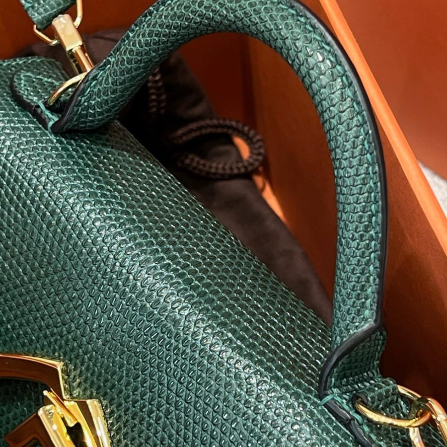 موينات Gabrielle Clutch مقاس 22cm
