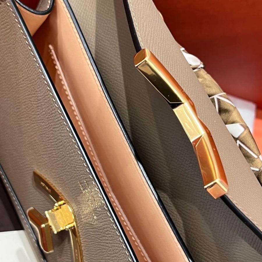 موينات Gabrielle Clutch مقاس 26cm