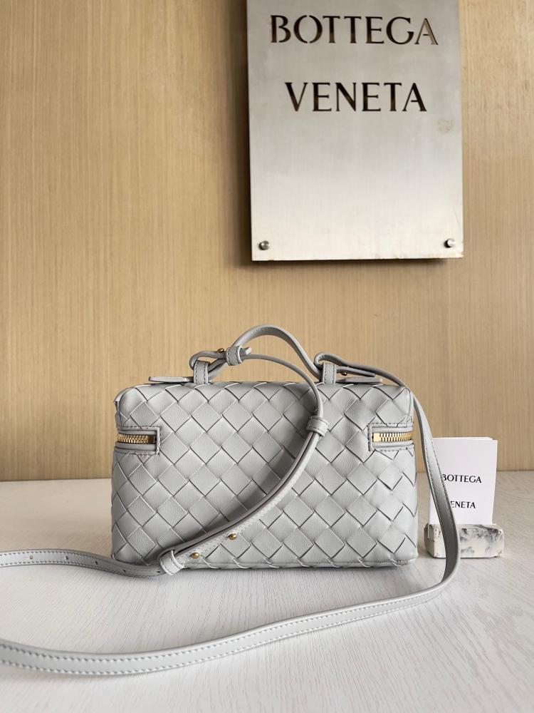 Vanity Boutique size 22cm