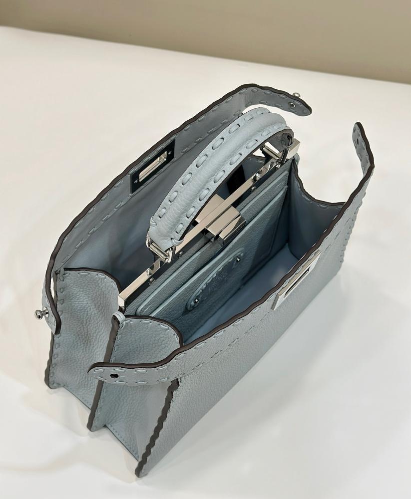 فندي Peekaboo مقاس 27cm