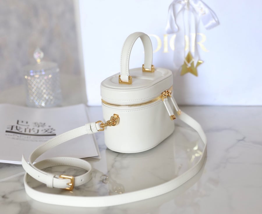 Diour Small CD Signature Vanity size 16cm