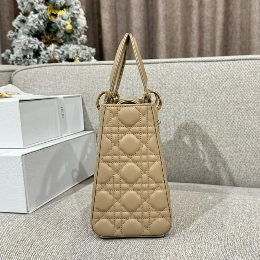 ليدي ديور مديم مقاس 24cm