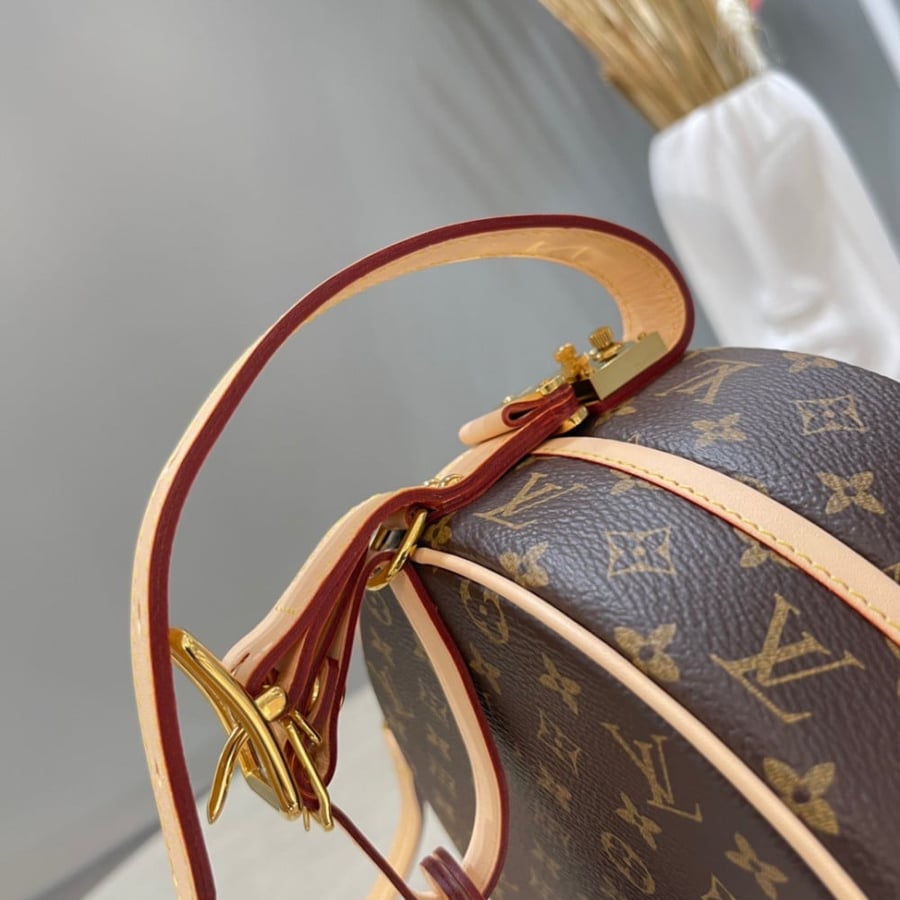 لوي فيتون PETITE BOITE CHAPEAU مقاس17.5cm