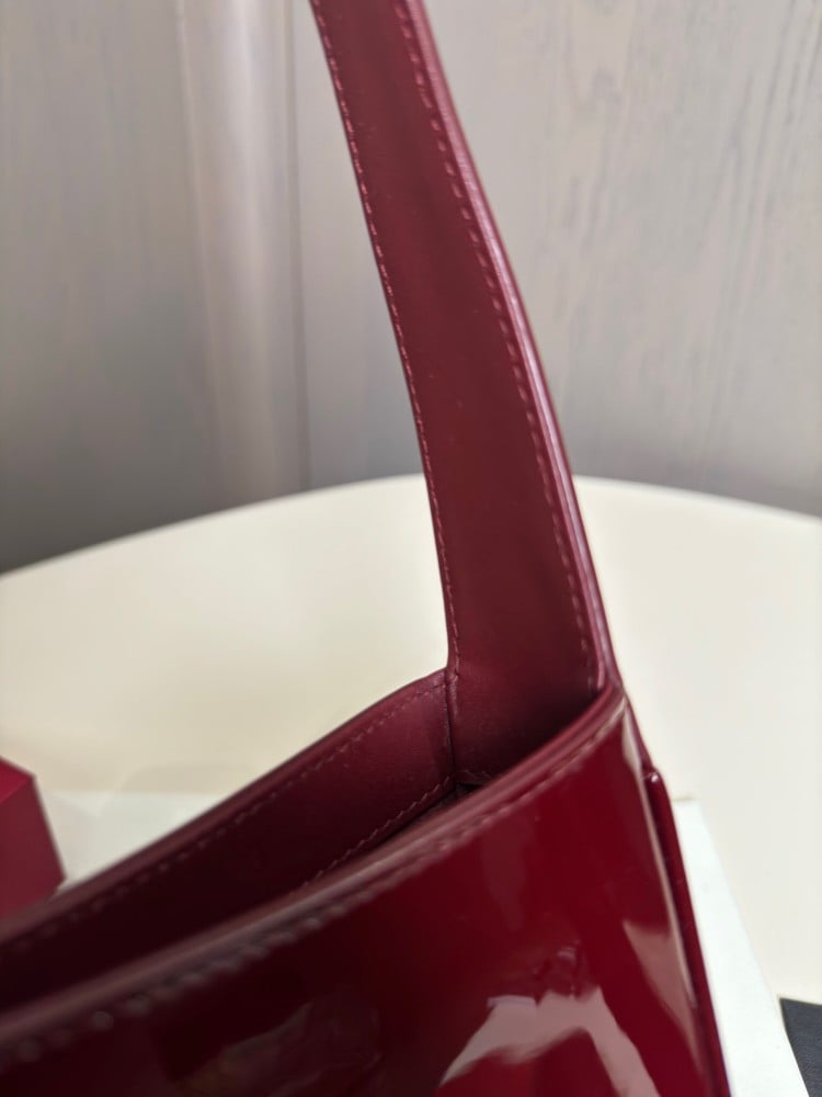سان لوران LE 5A7 مقاس 24cm