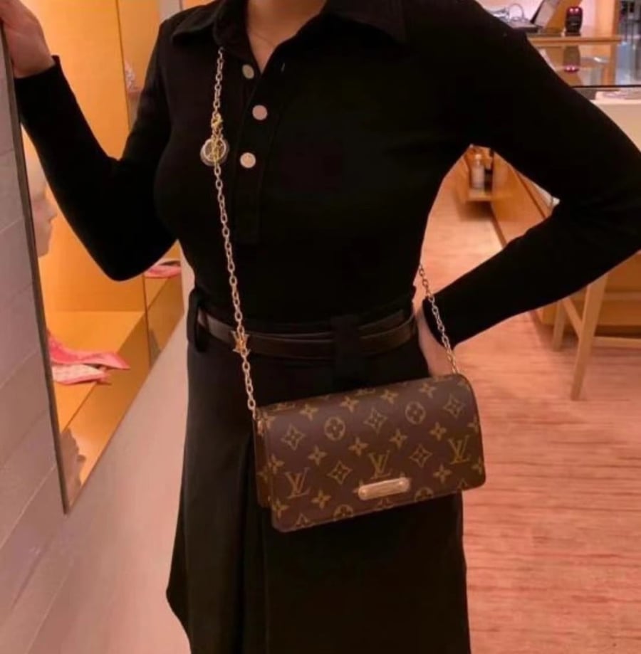 لوي فيتون Wallet On Chain Lily مقاس20cm