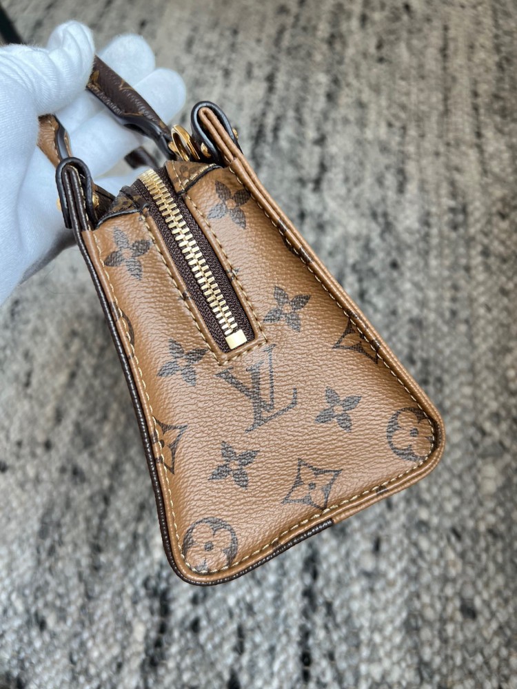 لوي فيتون ONTHEGO EAST WEST مقاس25cm