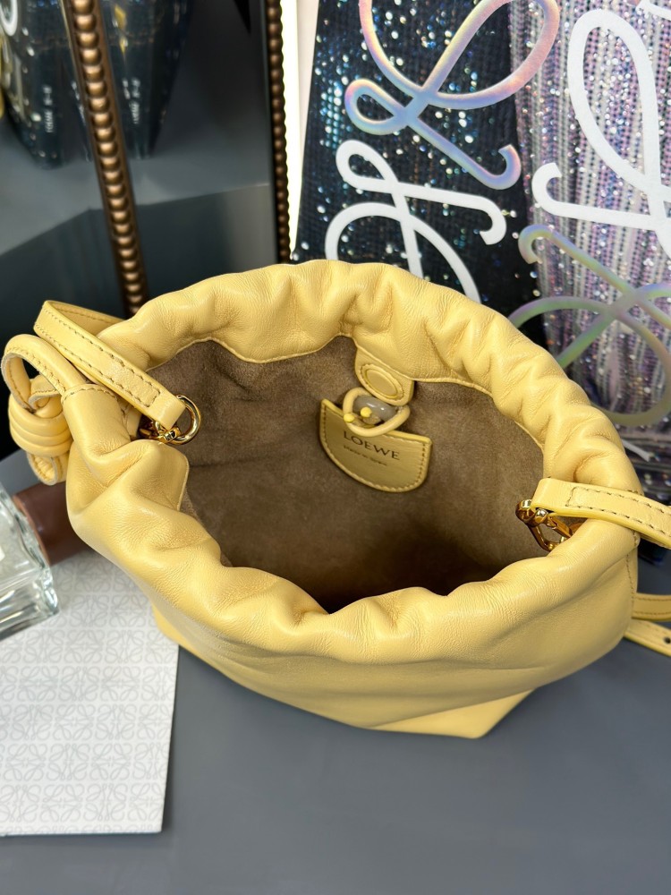 لويفي Flamenco purse مقاس 23cm