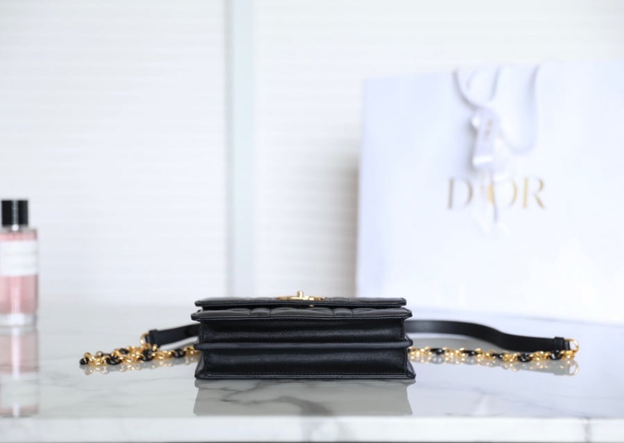 ديور  Miss Caro مقاس 19cm