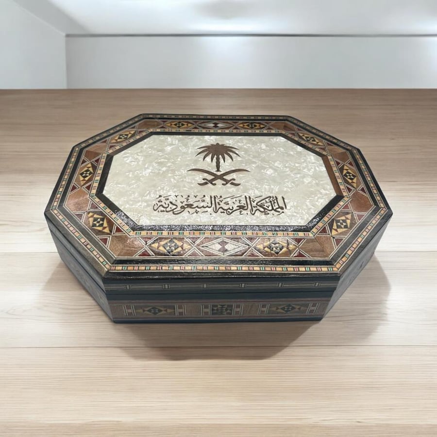 طقم علب خشبية حفر ليزر صناعة يدوية ثماني الشكل مكون من علبتين