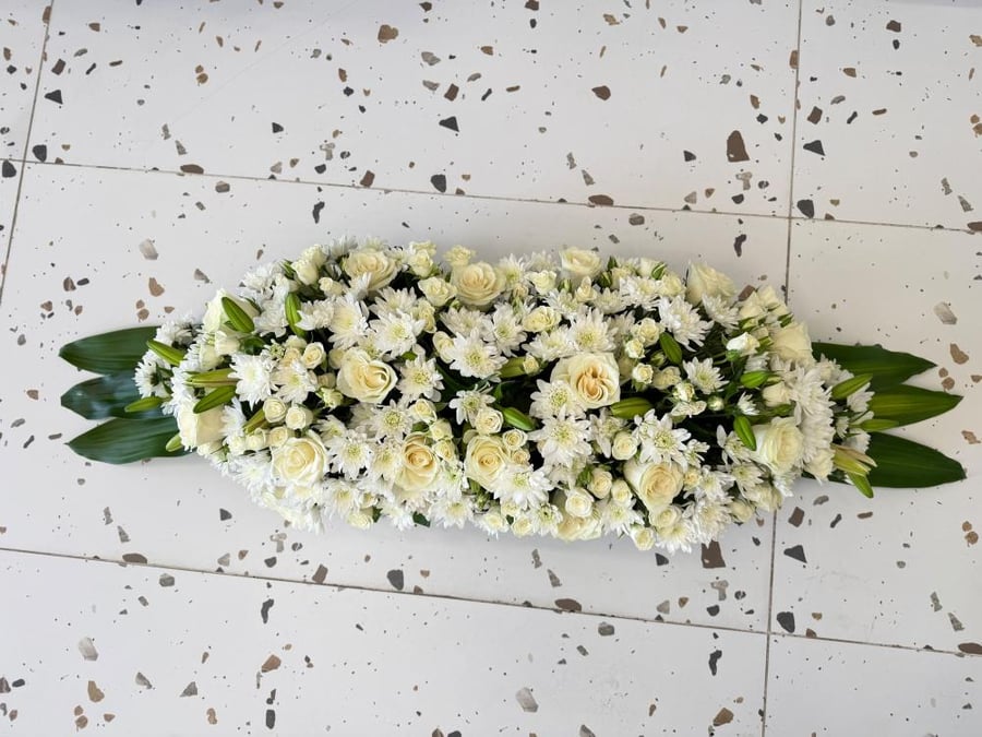 بكج ورد طاولة طبيعي-ابيض